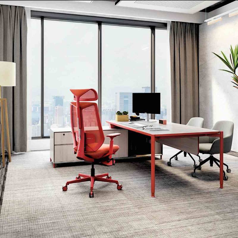 Titan Coral en escritorio Quadra