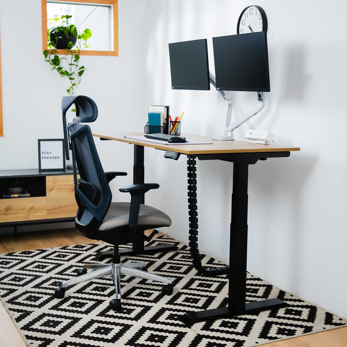 sit-&-stand-negro Sit&Stand - Escritorio de altura regulable | Visso