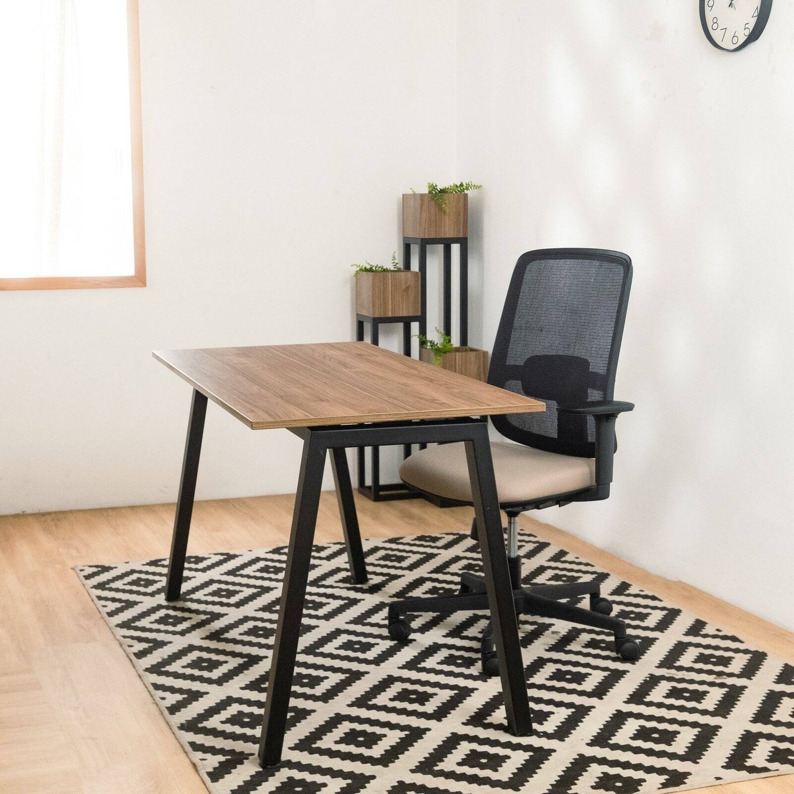 Aster – NegroGales Escritorio Aster | Visso