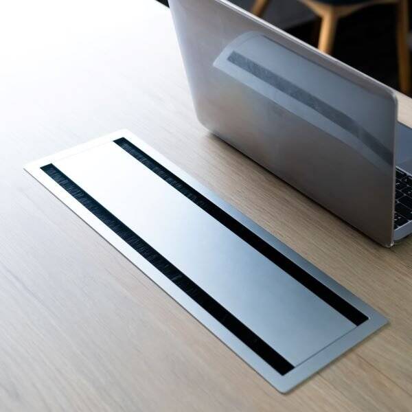 Tapa pasacables doble – 3 Tapa pasacables doble | Conectividad VISSO