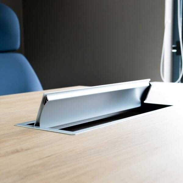 Tapa pasacables doble – 4 Tapa pasacables doble | Conectividad VISSO