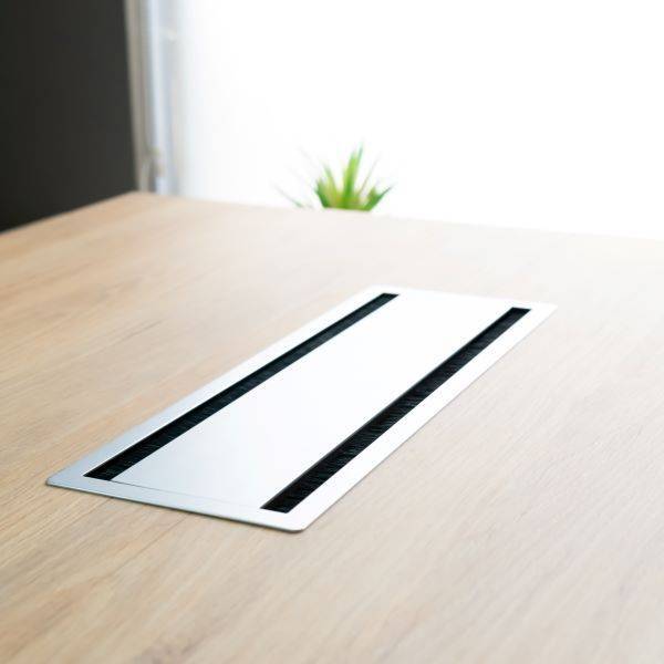 Tapa pasacables doble – 6 Tapa pasacables doble | Conectividad VISSO