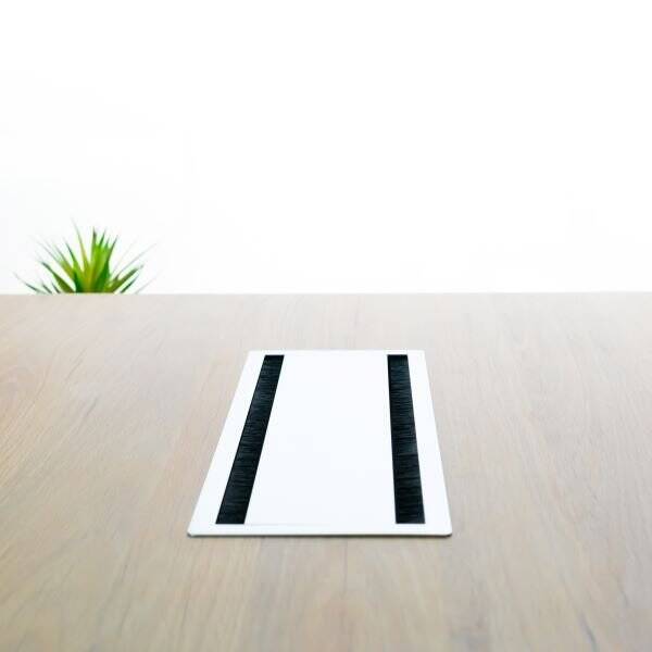 Tapa pasacables doble – 7 Tapa pasacables doble | Conectividad VISSO