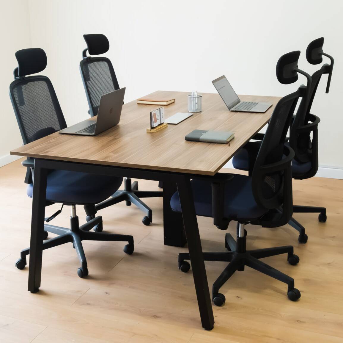 Mesa de reuniones Aster - Lotto Negra
