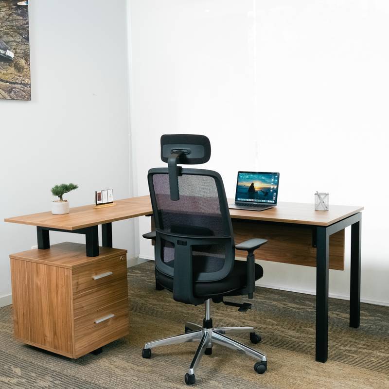 Escritorio en L Quadra – Portada con accesorios Escritorio en L Quadra | Escritorio en L con cajones | Visso