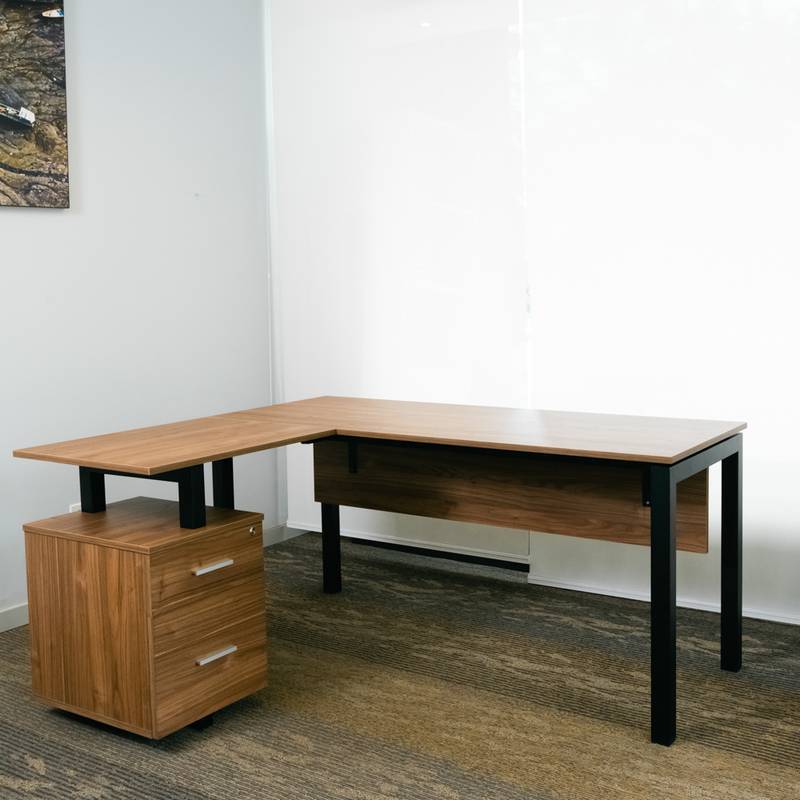 Escritorio en L Quadra – Portada sin accesorios Escritorio en L Quadra | Escritorio en L con cajones | Visso